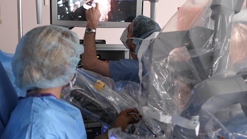 Surgeons Use Robotic Technology in Operating Room