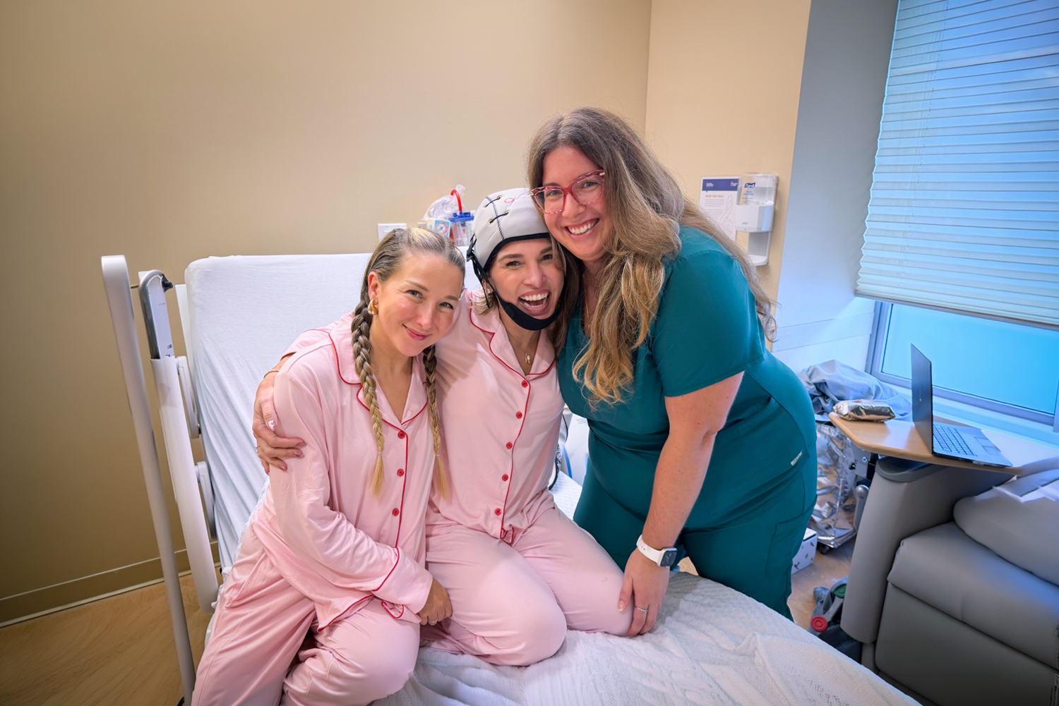 2 Best Friends Use Social Media to Share the Reality&mdash;and Joy&mdash;of Breast Cancer Treatment at Perlmutter Cancer Center