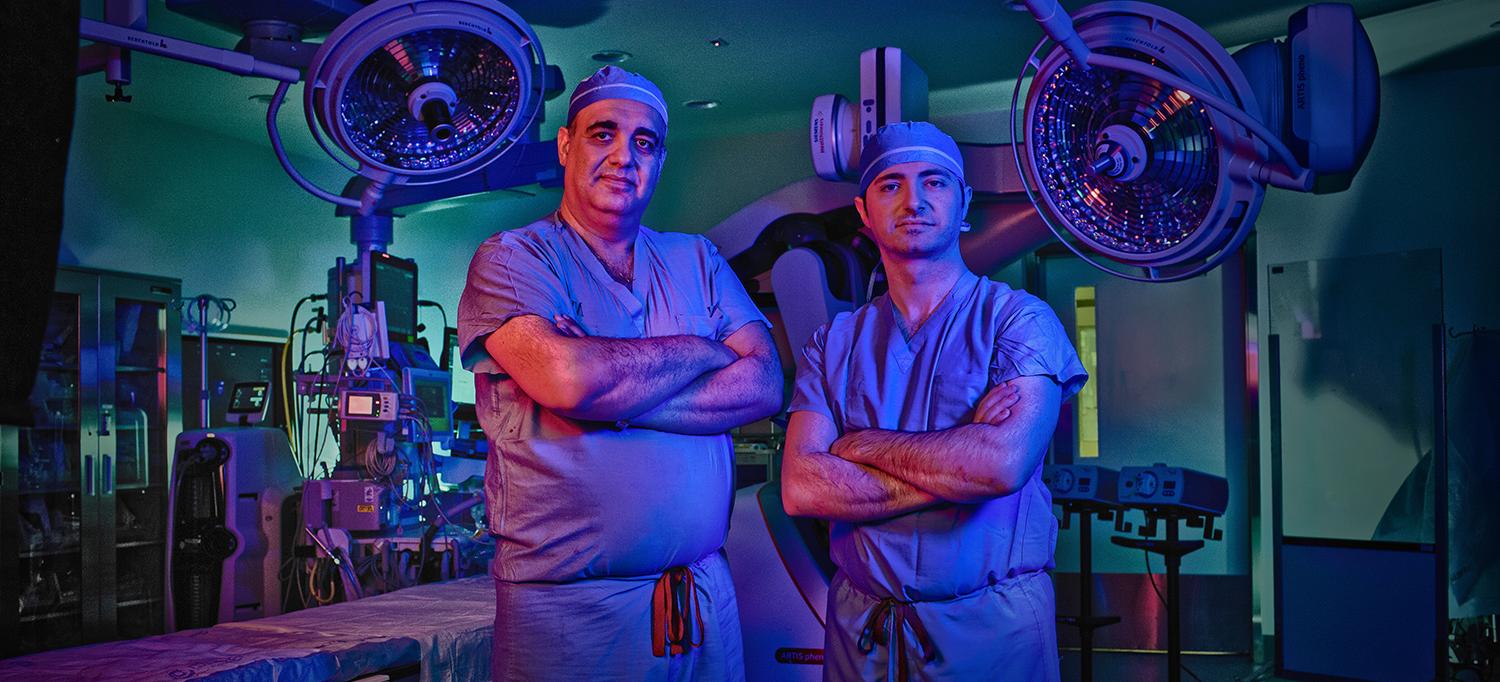 Dr. Nader Moazami and Dr. Zachary N. Kon in an Operating Room