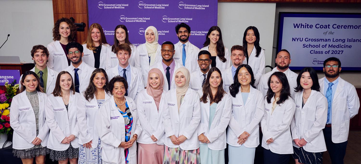 NYU Grossman Long Island School of Medicine’s incoming class pose together at this year’s ceremony.