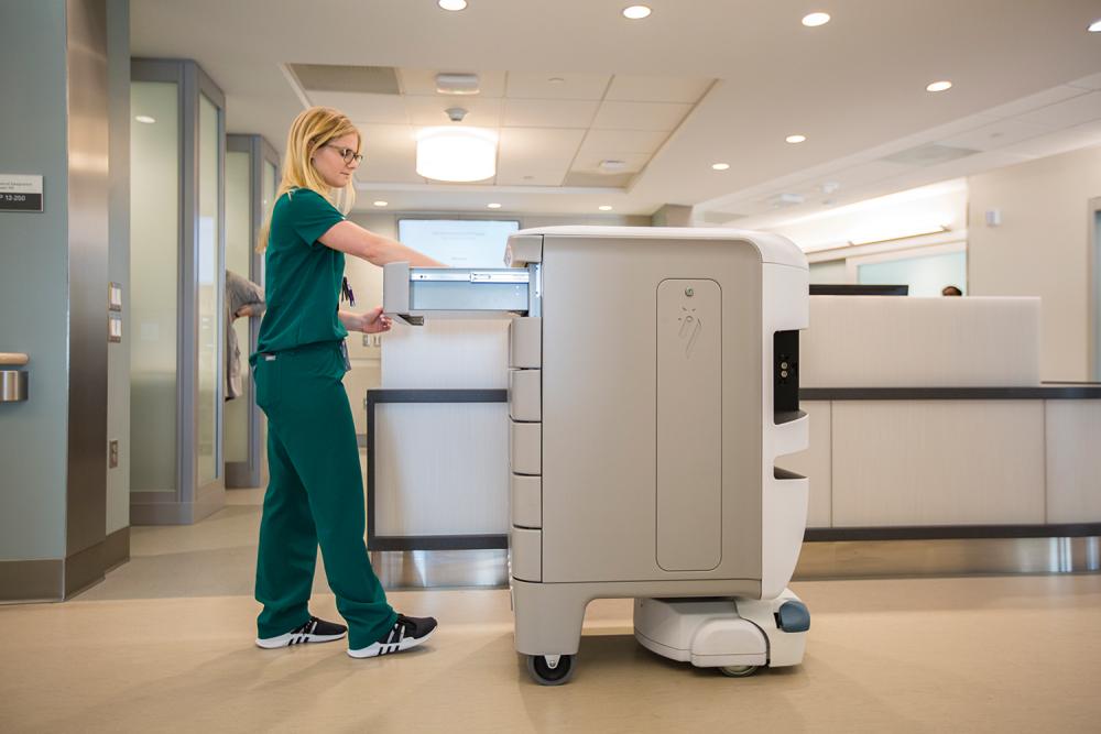 Hospital Staff with Mobile Robot